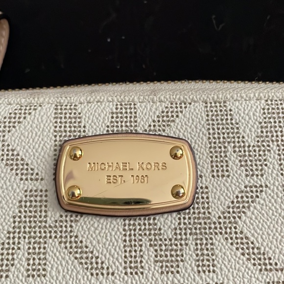 Michael Kors continental wallet - Picture 9 of 9